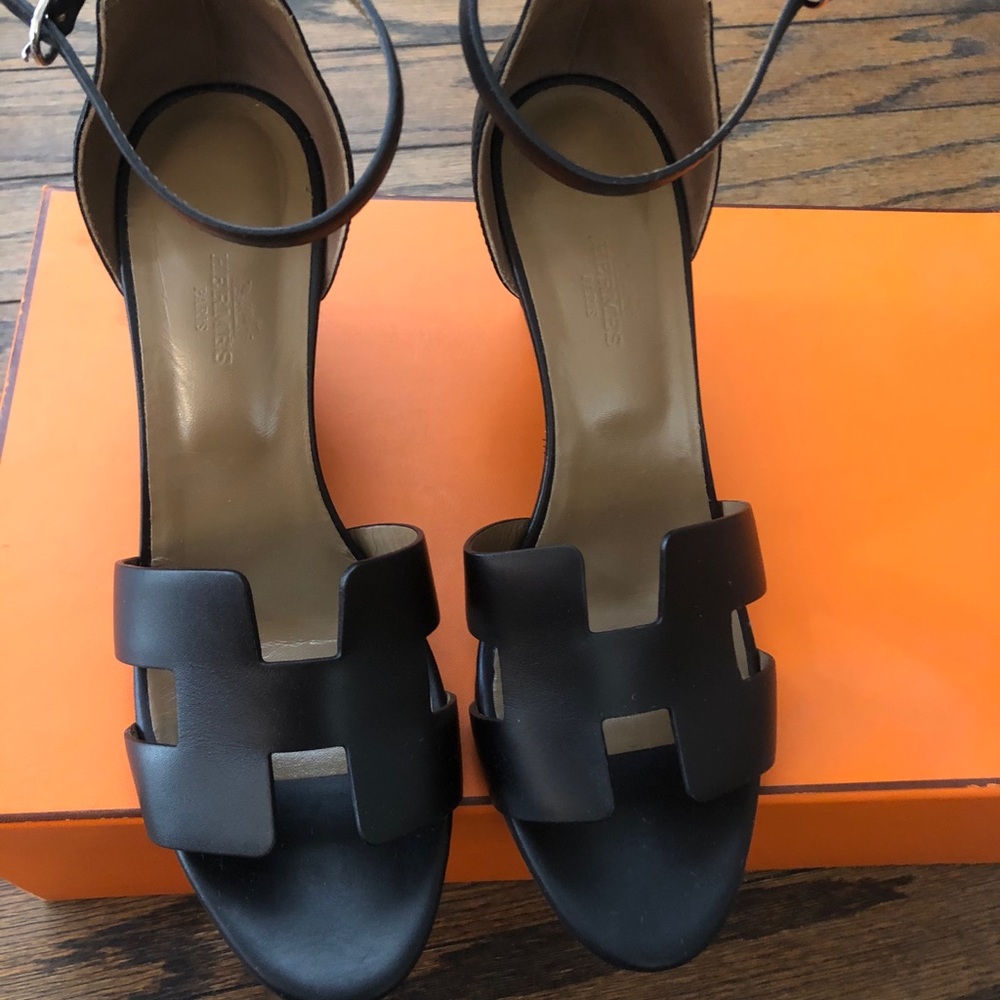 COPY - 100% AUTH HERMES H Legend Wedge Black Sand…
